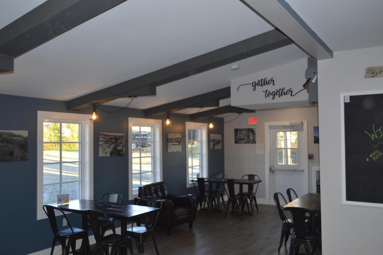 Bumblebee Bight Inn Pilley's Island Extérieur photo